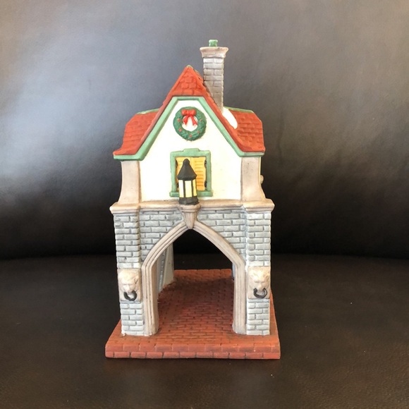 Department 56 Other - NIB Dept.56 Gate House Heritage Village